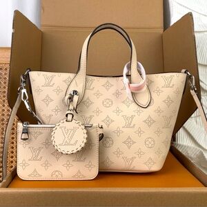 Louis Vuitton Cream Shoulder Bag with Monogram Pattern